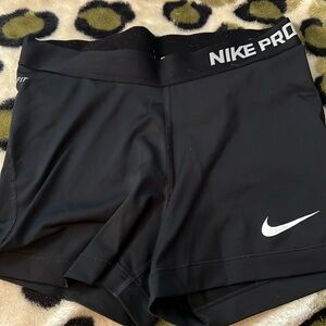 Women’s Nike Pro shorts in medium